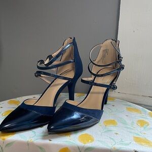 Liz Claiborne Navy Strappy Heels